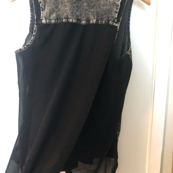 Noisy May black/grey button up/semi open back tank top. Size s/m. - Picture 3 of 4